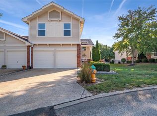 1329 Stone Run Dr, Ballwin, MO 63021