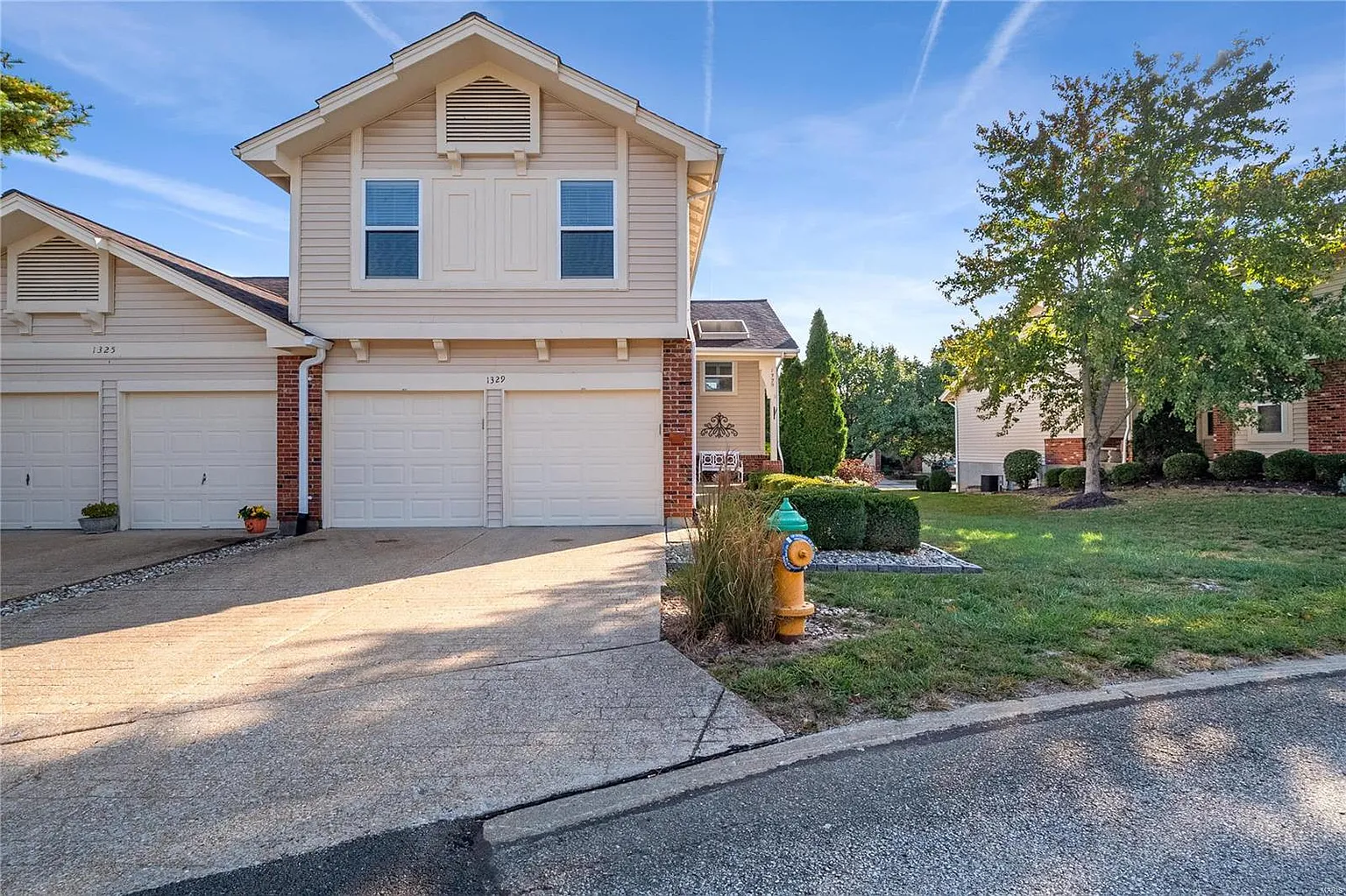 1329 Stone Run Dr photo 1