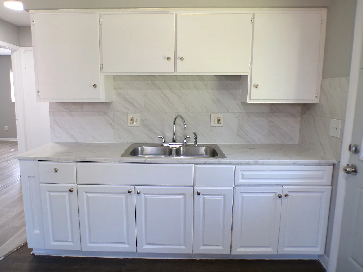 1679 Carstare Dr — Photo 3