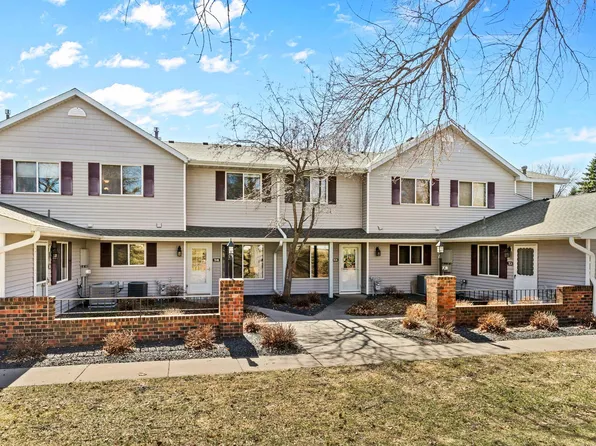 7646 13th St N, Oakdale, MN 55128