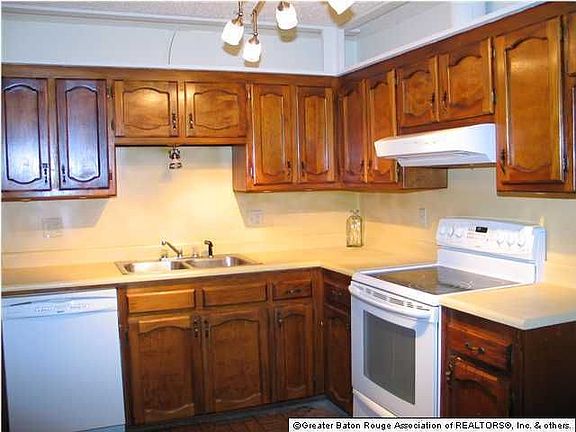 4th image of 13435 Bayou Oak St