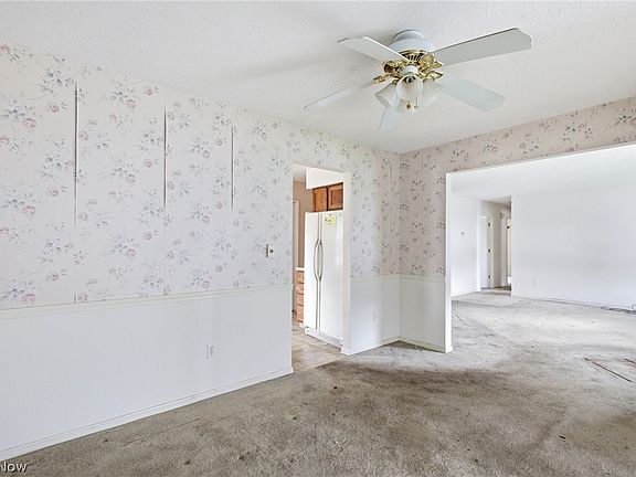 5th image of 2980 Walter Rd