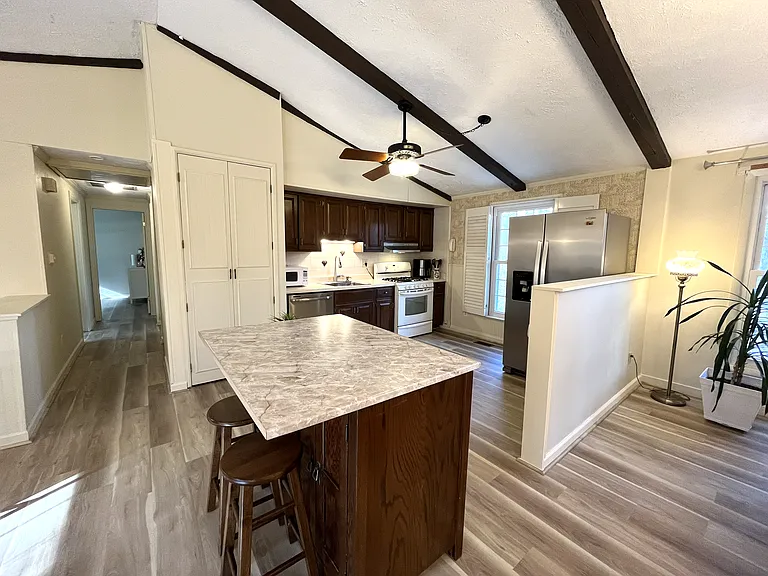 210 Pinehurst Ln — Photo 12