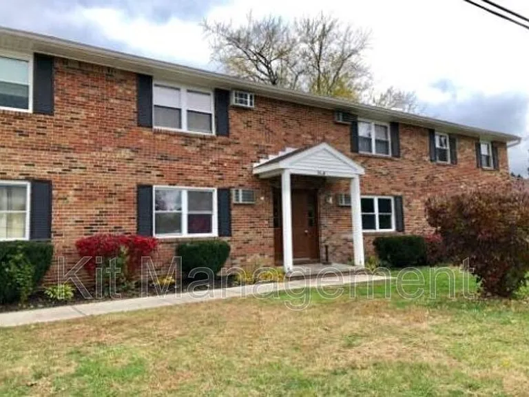5809 Pickard Dr — Photo 2