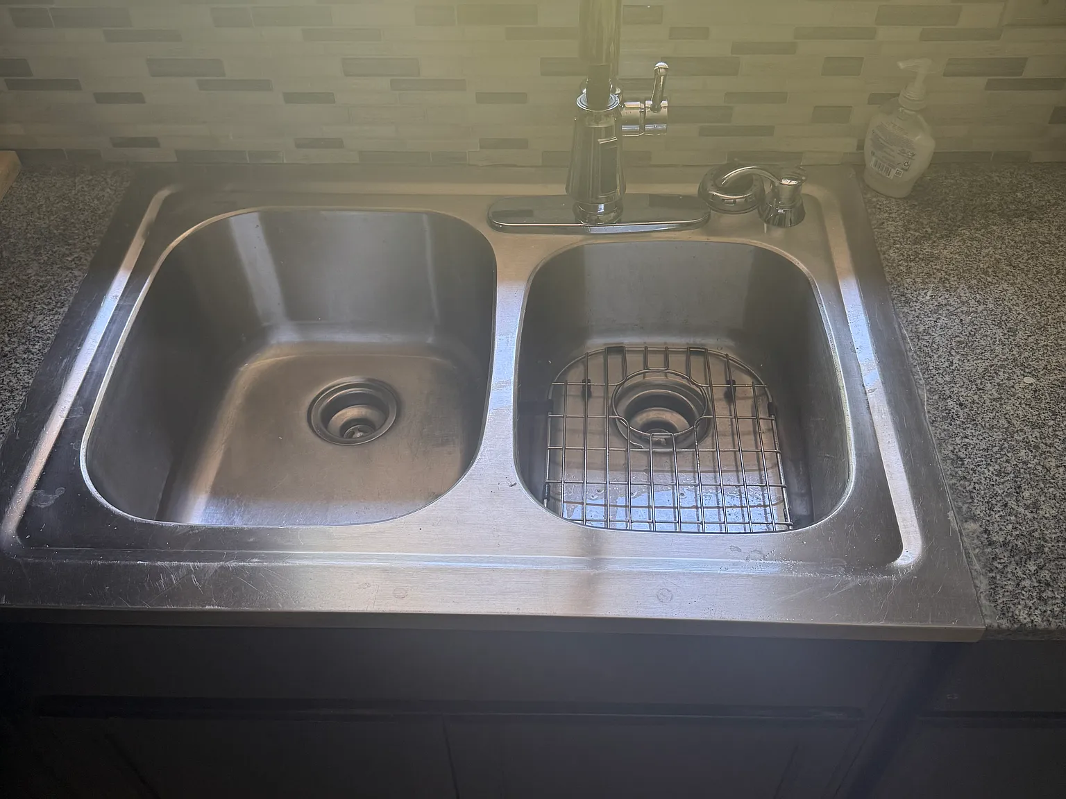 3 bed, 1.5 bath, 1063 sqft, $1,650 — Photo 4