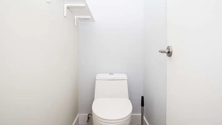 Rented by Nooklyn NYC LLC | media 105