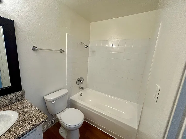 Northridge Place Apartments — Photo 12