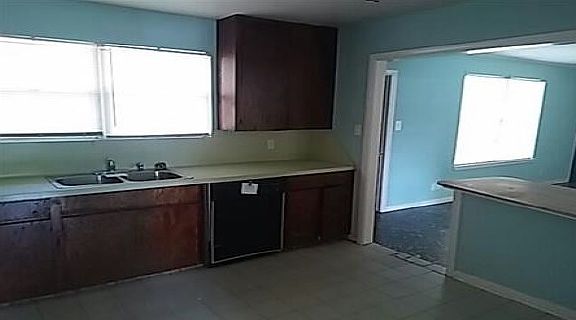 5th image of 1409 S 15th Ave