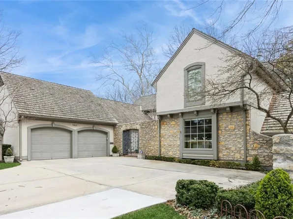 7927 Bristol Ct, Prairie Village, KS 66208