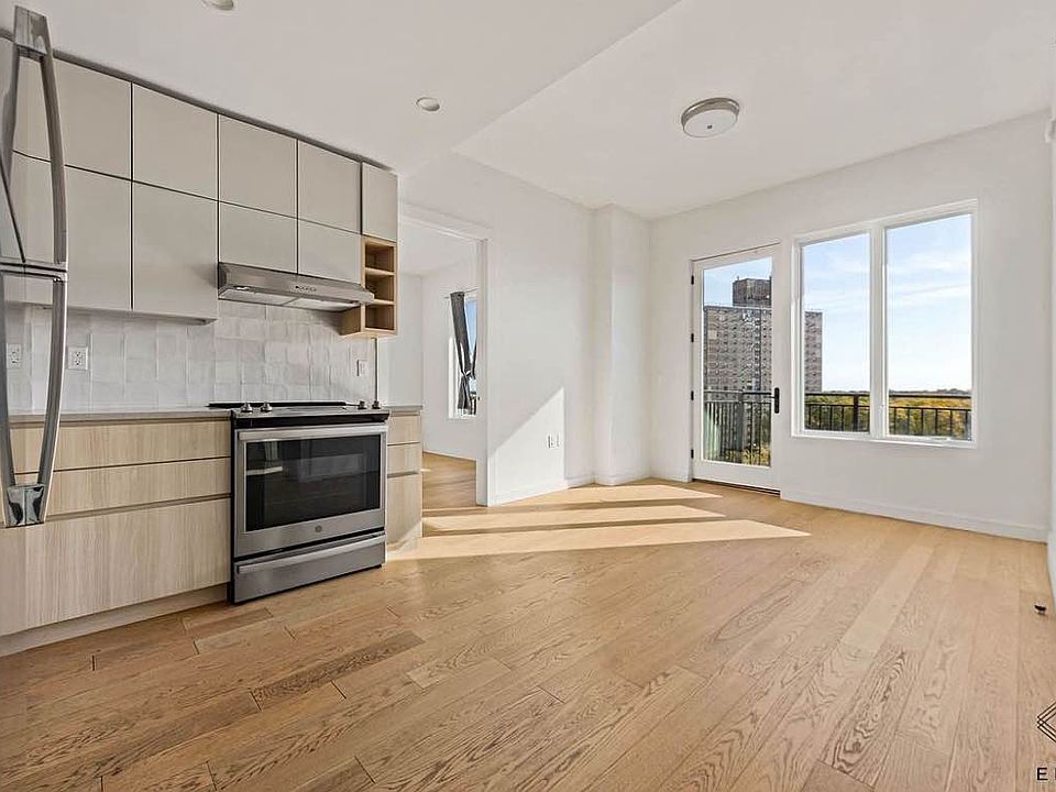 1st image of 698 Empire Blvd #322