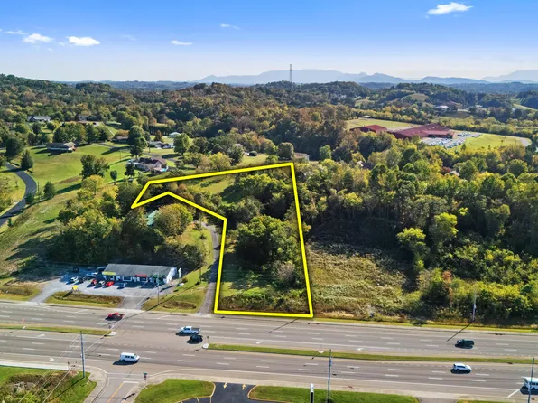 34 Winfield Dunn Pkwy, Sevierville, TN 37876