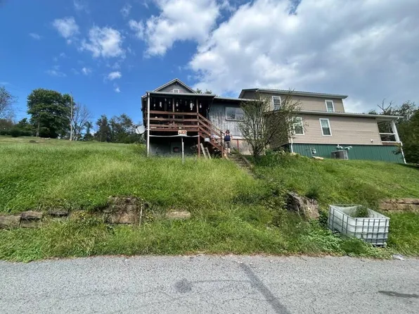433 W Francis St, Grafton, WV 26354