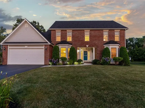 12 Nightfrost Ln, Henrietta, NY 14467