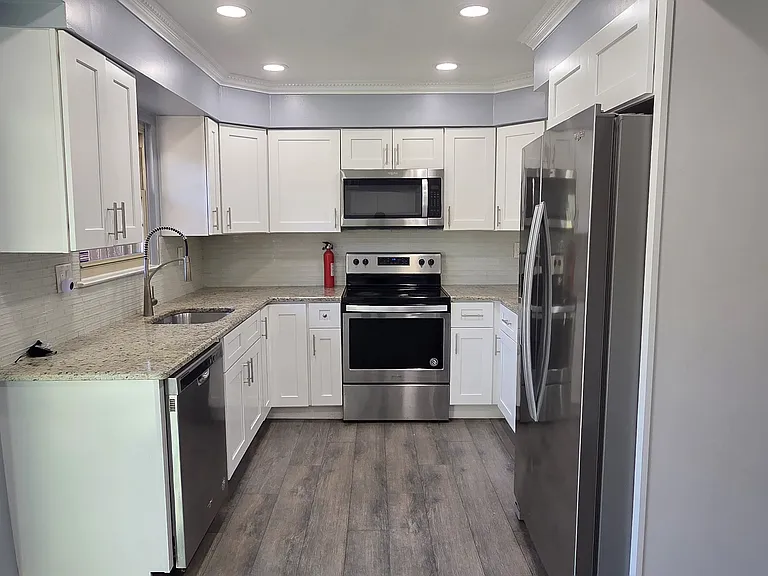 1387 Abbey Way — Photo 4