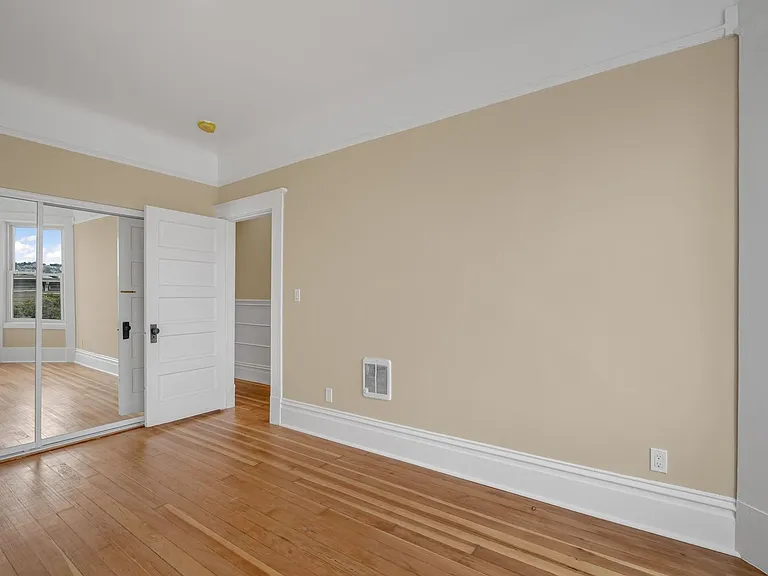 2736-2758 Franklin Street — Photo 19