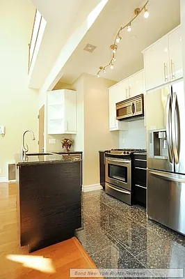 Sold by Bond New York | media 14