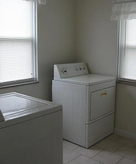 194 Oregon Ave — Photo 6