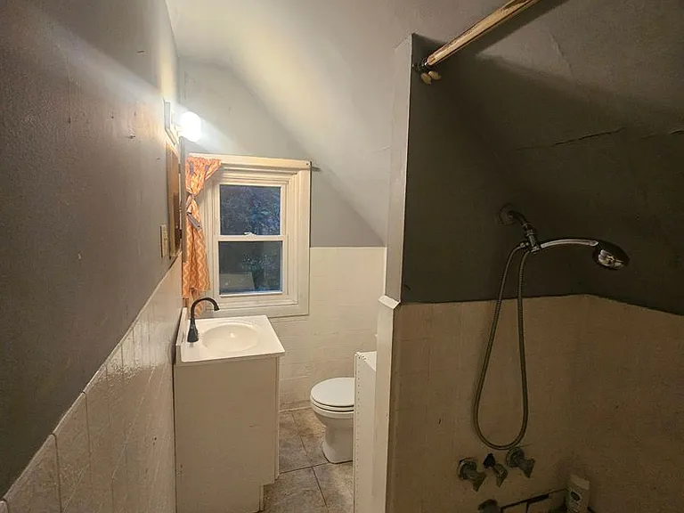 516 E Hudson St — Photo 14