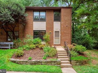 2040 Headlands Cir, Reston, VA 20191