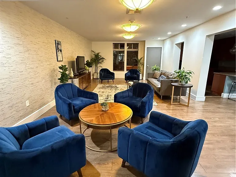 488 E Ocean Blvd #407 — Photo 4