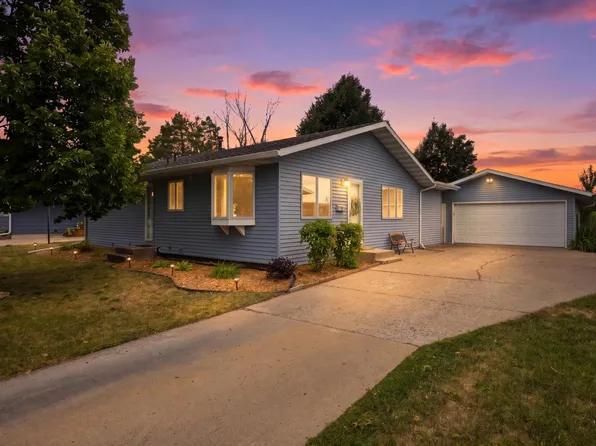 519 Appletree Ln, Moorhead, MN 56560