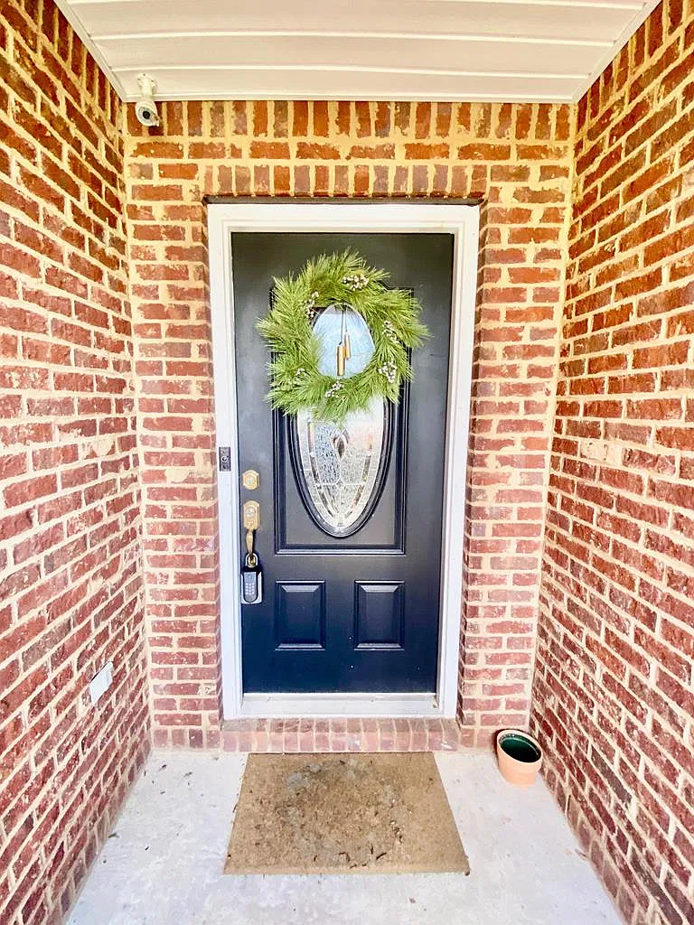 3 bed, 1569 sqft, $1,950 — Photo 2