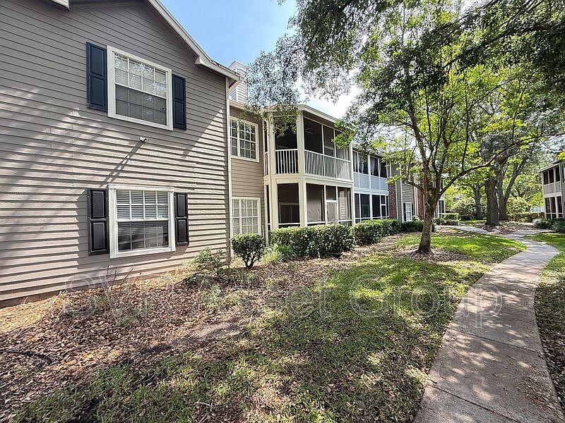 1st image of 10000 Gate Pkwy N APT 114