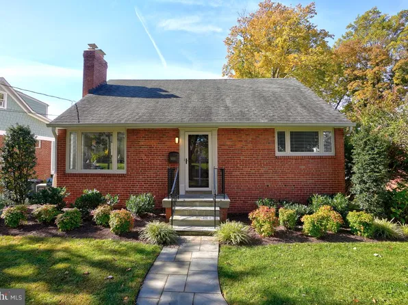 9308 Adelaide Dr, Bethesda, MD 20817