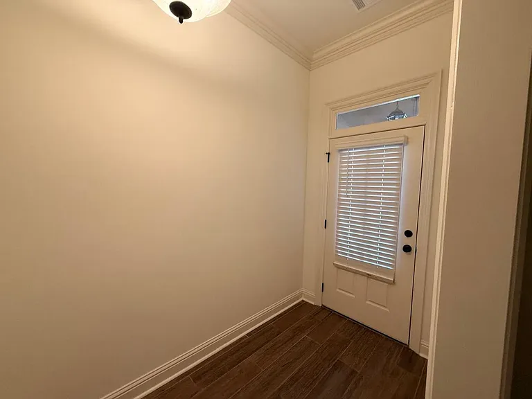 103 Mesquite St — Photo 7