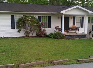 293 Ridgeview Ter, Chapmanville, WV 25508