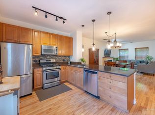 1134 W Washburne Ave, Chicago, IL 60608