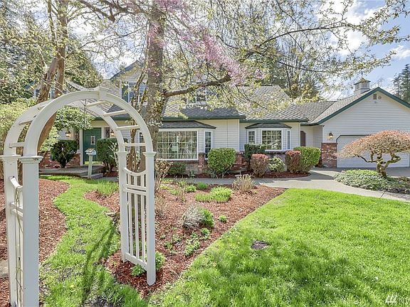 3rd image of 1813 Centerwood Dr SE