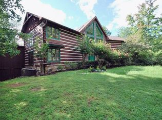 958 Cliff Branch Rd, Gatlinburg, TN 37738