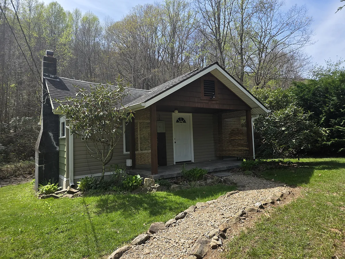 Building Photo - 361 Warren Creek Rd