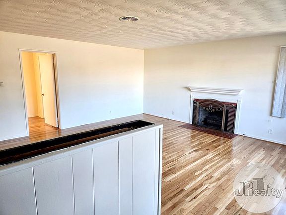 5th image of 5313 S Centinela Ave