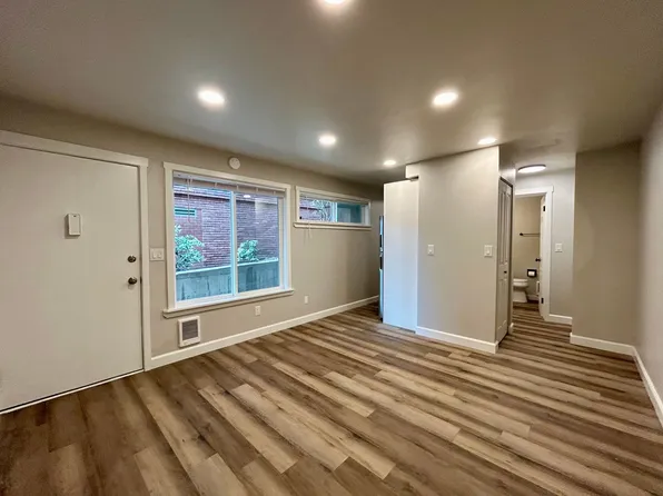 Ward 11-Unit, 15 Ward St #2, Seattle, WA 98109