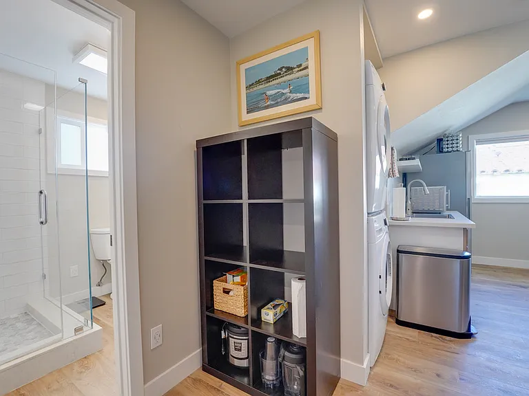 208 J Ave #A — Photo 8