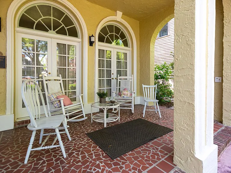 1005 Minerva Ave — Photo 4