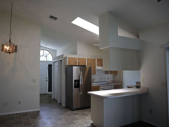 2nd image of 1864 N Merrick Dr