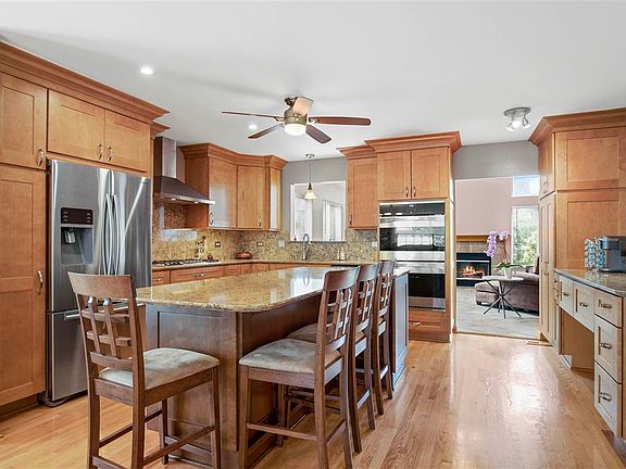 5th image of 1449 Woodland Dr
