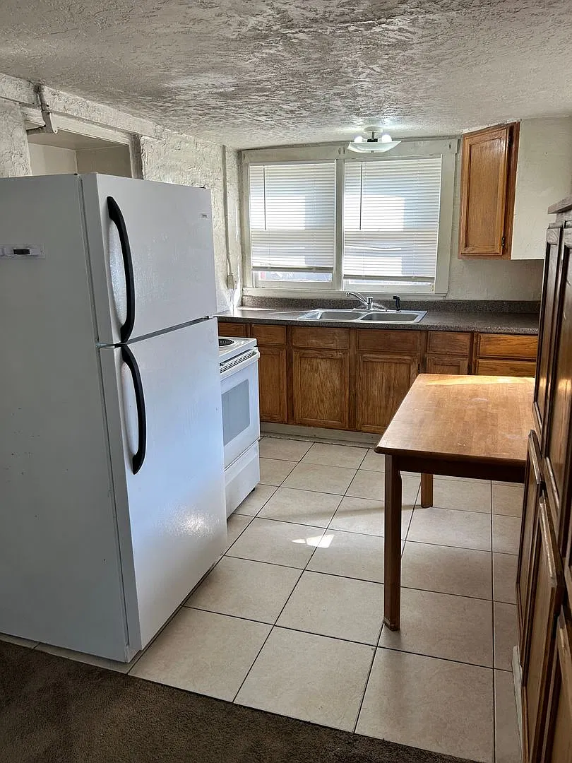Great 2 Bedroom Apartment — Photo 3