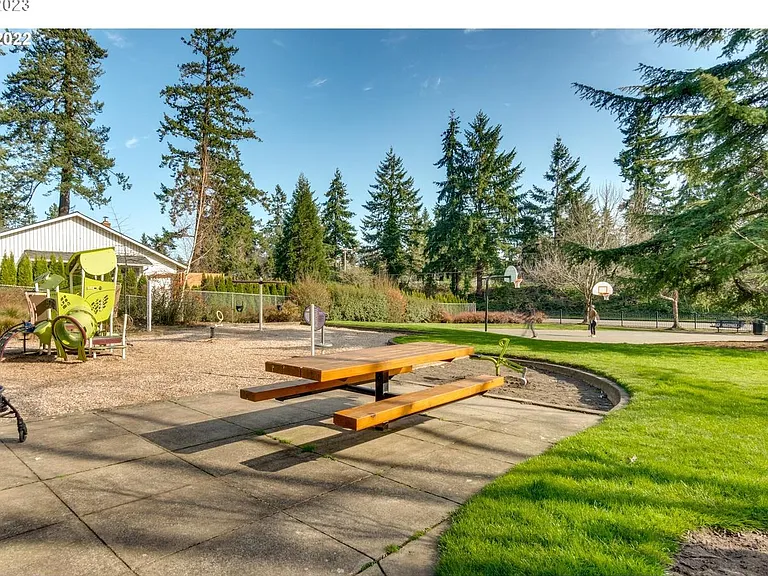 16932 Greentree Ave — Photo 33