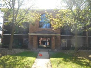 4943 E Circle Dr APT 306, Crestwood, IL