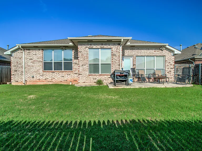 16232 Seminole Dr — Photo 17