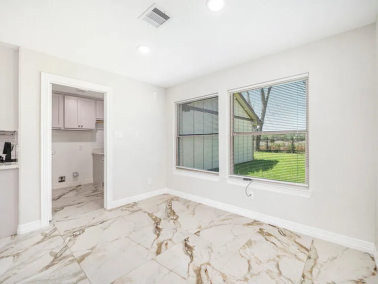 7711 Antoine Dr — Photo 10
