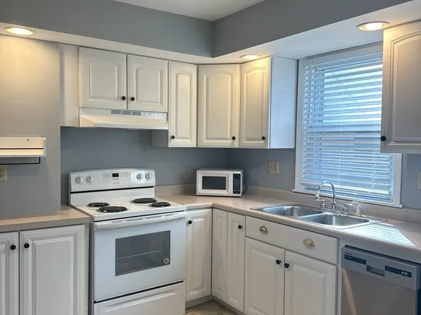 70 Livingston Ave #70, Pittsfield, MA 01201