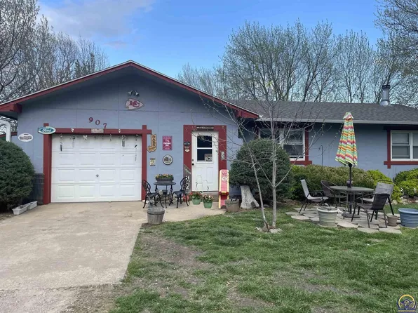 907 4th St, Americus, KS 66835