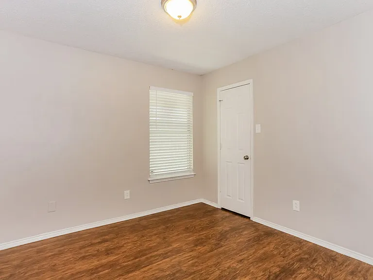 5532 Four Winds Dr — Photo 12