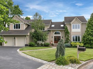 11 Jackson Ct, Monmouth Beach, NJ 07750