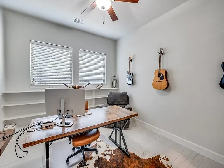 1044 Myers Park Trl — Photo 6
